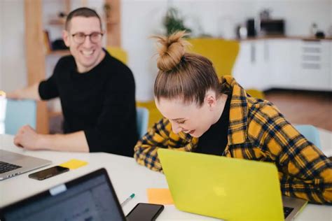 samen serie kijken op afstand|Samen op afstand: leuke dingen om online met vrienden te doen